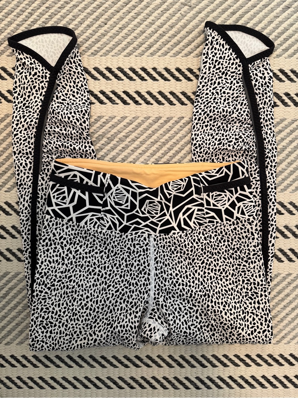 Lulu lemon Black & White Patterned Leggings with Yellow Waistband